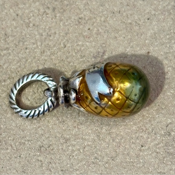 🆕 Brighton Hawaii pineapple charm Golden brown & green Engraved silver sash NWOT - Picture 3 of 10